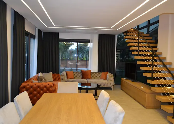 Boyalikta Sueper Lueks *