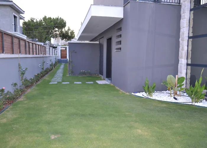 Boyalikta Sueper Lueks *